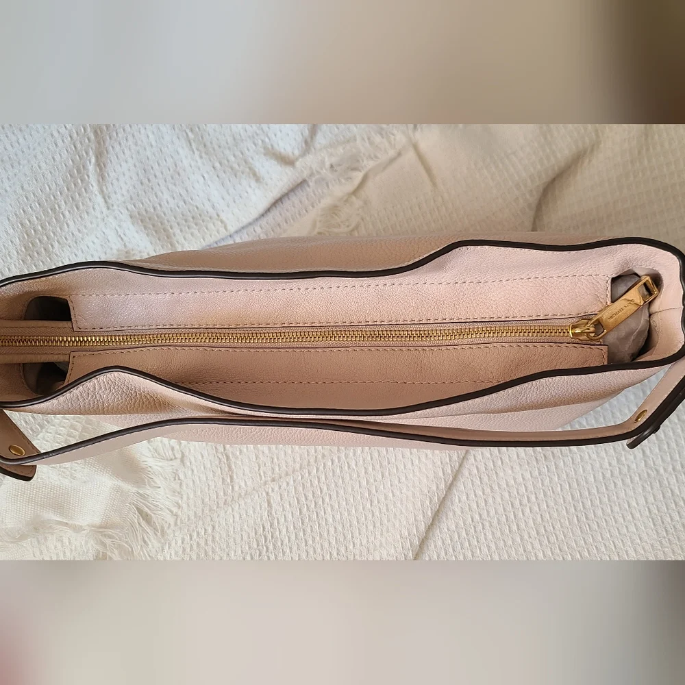 Michael Kors Evie large pebbled leather hobo shoulder bag in a soft pink - Picture 7 of 12